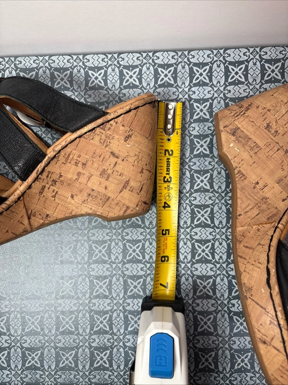 b.o.c Born Black Leather Cork Wedge Buckle Strap Sandals Women’s US 9 M